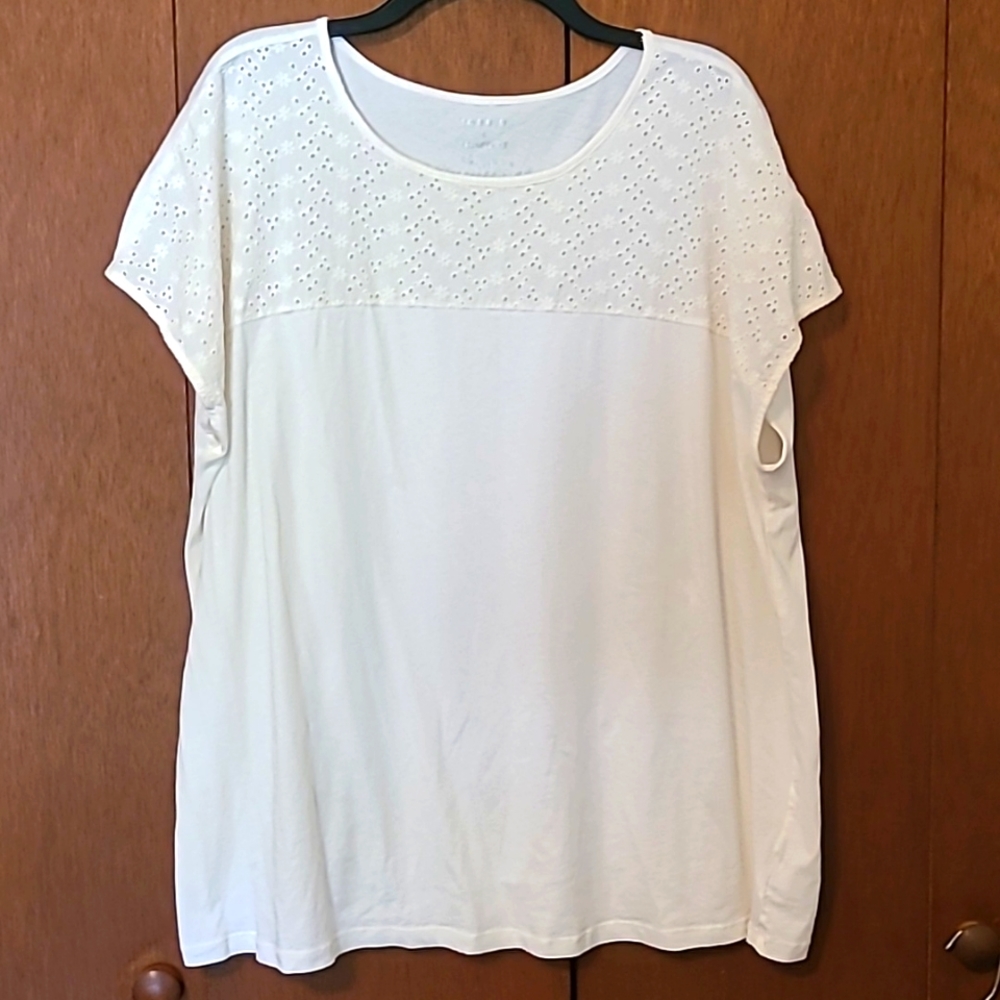 Torrid relaxed fit ecru eyelet blouse 100% cotton Sz 2